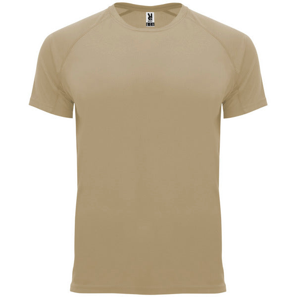 Camiseta técnica BAHRAIN en color arena oscuro — estampación y bordado de tu diseño