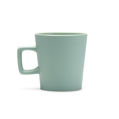 Taza GALVAN en color verde salvia — impresión personalizada de tu logo
