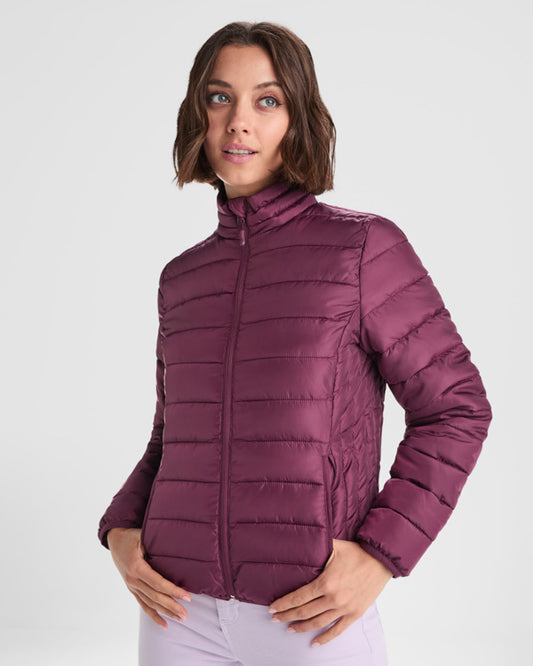 Abrigo FINLAND WOMAN, personalización a medida en Gráficas Hugo