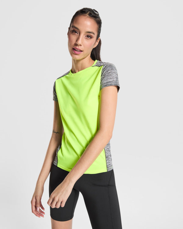 Camiseta técnica ZOLDER WOMAN personalizable online, taller en Madrid